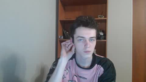 traqqq online show from October 14, 2025, 7:36 pm