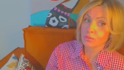 xvaleriax0 online show from February 25, 2026, 4:49 pm