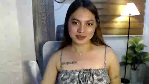 Snapshot of xxjulielovesyouxx chatting on December 21, 2024, 2:15 pm July online show from December 21, 2024, 2:15 pm