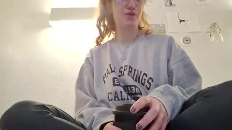 Snapshot of xxmariebliss chatting on February 15, 2026, 3:42 pm xxmariebliss online show from February 15, 2026, 3:42 pm