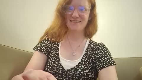 xxmariebliss online show from May 15, 2026, 1:07 pm