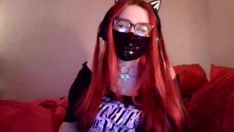 Snapshot of xxmommyraexx chatting on October 25, 2025, 1:13 am Mommy online show from October 25, 2025, 1:13 am