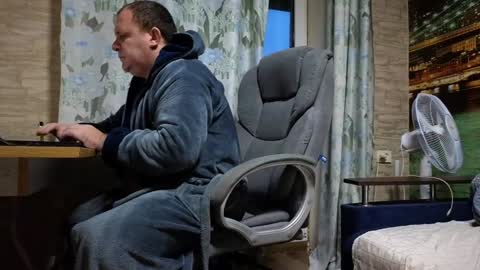 Snapshot of xxrojxx chatting on December 23, 2024, 2:07 pm roki-- -- online show from December 23, 2024, 2:07 pm