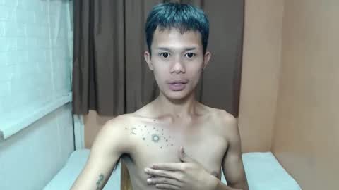 xxronnie online show from April 6, 2026, 5:36 pm