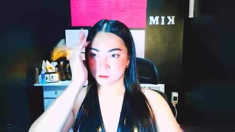 xxslutty kim online show from December 14, 2025, 1:16 pm