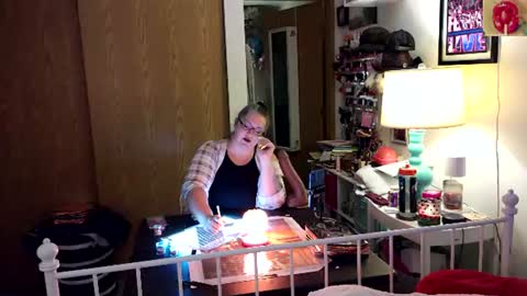 Strawberry Jane online show from June 25, 2026, 4:23 am