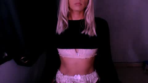 Chiara online show from May 15, 2026, 9:49 am