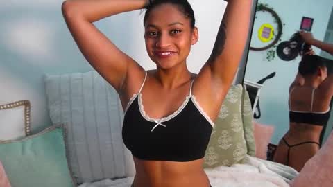 Snapshot of xzaramx chatting on September 18, 2025, 6:43 pm Zara online show from September 18, 2025, 6:43 pm