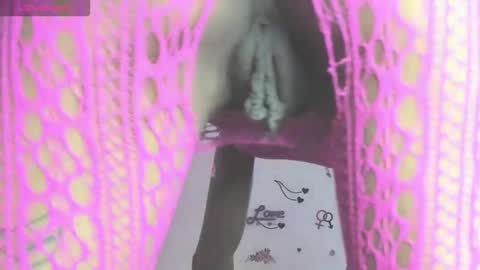 yailin_04 online show from May 19, 2026, 5:08 pm
