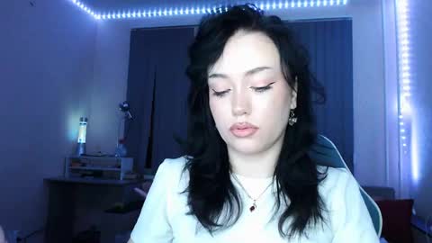 Yami online show from April 13, 2026, 6:46 pm