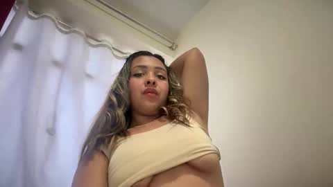 Snapshot of yamisiren4 chatting on November 8, 2025, 9:46 pm Aura Kaiserr online show from November 8, 2025, 9:46 pm