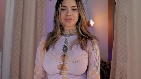 Snapshot of yandracelisoficial chatting on December 17, 2024, 3:28 am YANDRA CELIS online show from December 17, 2024, 3:28 am