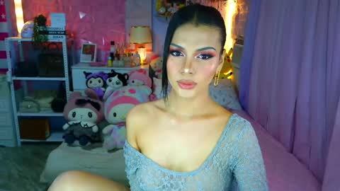 YANG AUDREY LONE online show from April 7, 2026, 2:01 am