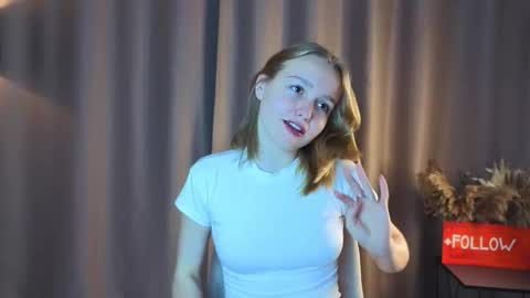 Kate online show from September 15, 2025, 2:06 pm