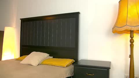 yanira_ass_ online show from February 8, 2026, 5:00 am