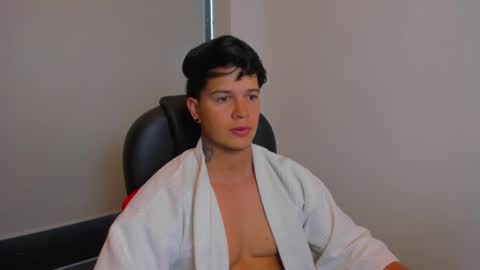 Snapshot of yanka_max1 chatting on December 1, 2025, 12:10 pm new here online show from December 1, 2025, 12:10 pm