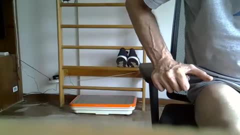 yannisv online show from September 23, 2025, 4:10 pm