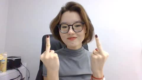 Lily online show from October 21, 2025, 7:20 am