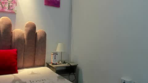 yara10_ online show from April 22, 2026, 11:34 am