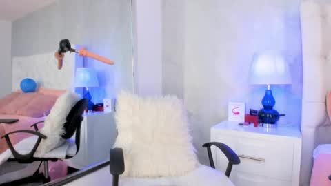 Yara Bliss  online show from September 30, 2025, 1:49 pm