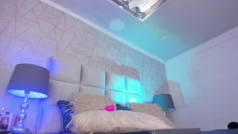 Yara Bliss  online show from December 13, 2025, 7:53 pm