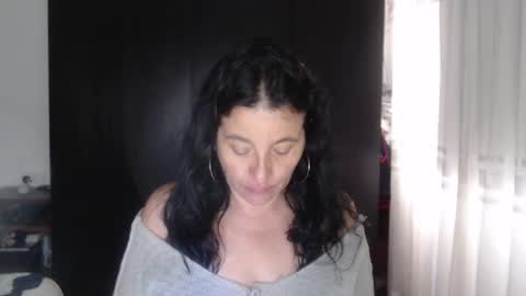 yasmin_love85 online show from December 17, 2024, 6:31 pm