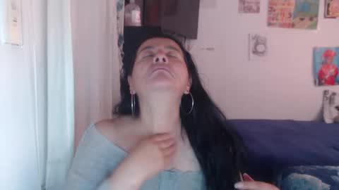 Snapshot of yasmin_love85 chatting on May 26, 2026, 1:51 pm yasmin_love85 online show from May 26, 2026, 1:51 pm