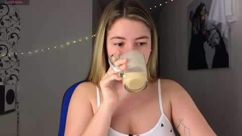 Yasyaa  online show from January 21, 2025, 1:29 am