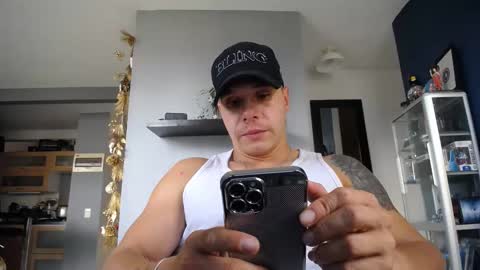 Snapshot of yatho_ chatting on December 5, 2024, 8:55 pm yahto online show from December 5, 2024, 8:55 pm