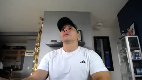 Snapshot of yatho_ chatting on December 7, 2024, 7:54 pm yahto online show from December 7, 2024, 7:54 pm