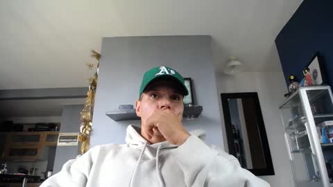 Snapshot of yatho_ chatting on December 17, 2024, 4:11 pm yahto online show from December 17, 2024, 4:11 pm