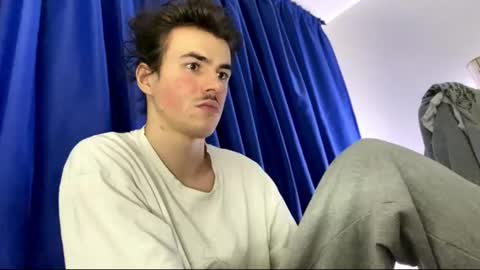 yayay333 online show from February 25, 2026, 9:35 pm