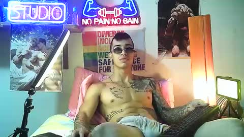 yeisoncastellanos1999 online show from September 22, 2025, 11:29 pm