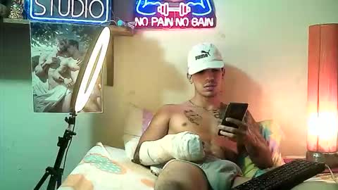 yeisoncastellanos1999 online show from January 14, 2026, 1:17 pm