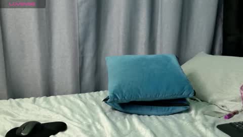 Snapshot of yenn_claros chatting on October 25, 2025, 8:25 pm Yenni online show from October 25, 2025, 8:25 pm