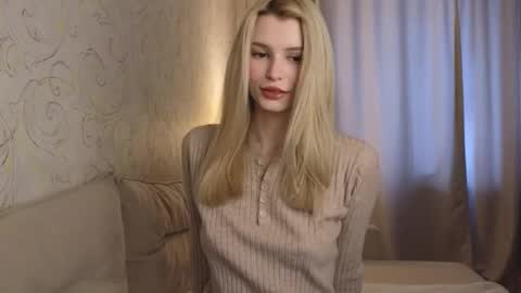 Snapshot of yennaone chatting on February 5, 2026, 5:34 am Yenna online show from February 5, 2026, 5:34 am