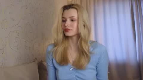 Snapshot of yennaone chatting on February 24, 2026, 5:38 am Yenna online show from February 24, 2026, 5:38 am