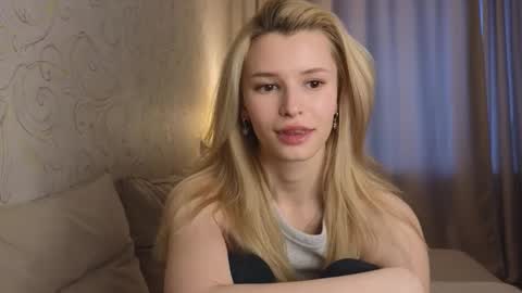 Snapshot of yennaone chatting on February 27, 2026, 5:07 am Yenna online show from February 27, 2026, 5:07 am