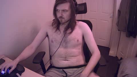 Snapshot of yeovil_alex chatting on December 18, 2024, 2:10 am Alex online show from December 18, 2024, 2:10 am