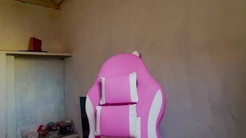 Snapshot of yera_sh chatting on February 12, 2026, 2:23 pm YERA online show from February 12, 2026, 2:23 pm