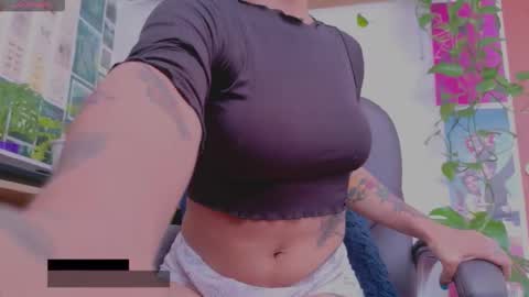 yeriawaddell  online show from February 23, 2026, 9:12 pm