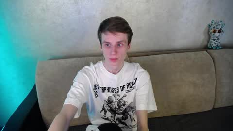 Snapshot of yes_cute_boy_ chatting on March 18, 2026, 12:19 pm Eden online show from March 18, 2026, 12:19 pm