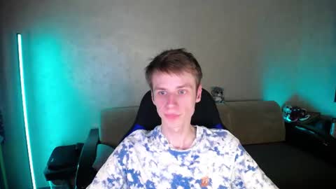 Snapshot of yes_cute_boy_ chatting on June 28, 2026, 2:01 pm Eden online show from June 28, 2026, 2:01 pm