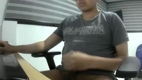 yesidxxx123_ online show from June 7, 2026, 4:49 am