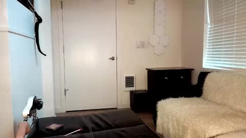 Ashley online show from March 20, 2026, 11:42 pm