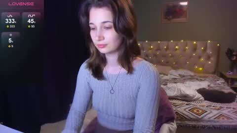 Snapshot of yesofie chatting on October 2, 2025, 8:43 am Sofie online show from October 2, 2025, 8:43 am