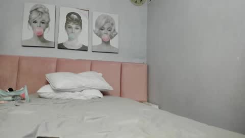 yess__daddy online show from February 6, 2025, 10:15 am