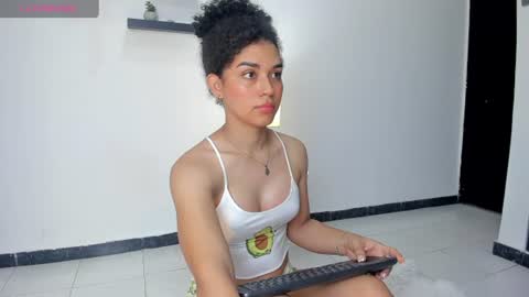 Snapshot of yess__daddyy chatting on July 19, 2026, 3:38 pm YAMPOOL online show from July 19, 2026, 3:38 pm