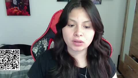 yessica_gomez01 online show from April 13, 2026, 10:37 pm