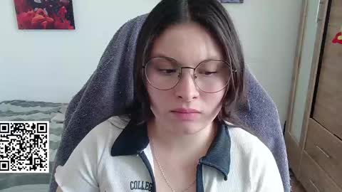 Snapshot of yessica_gomez01 chatting on April 19, 2026, 9:17 pm yessica_gomez01 online show from April 19, 2026, 9:17 pm